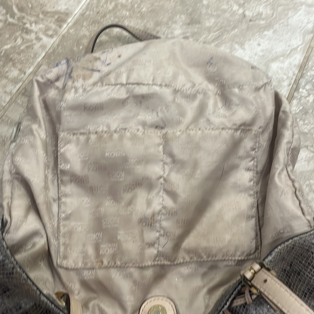 Michael Kors Jet Set Taupe Embossed Leather Shoulder Pocket Tote Bag‎ - Picture 11 of 14